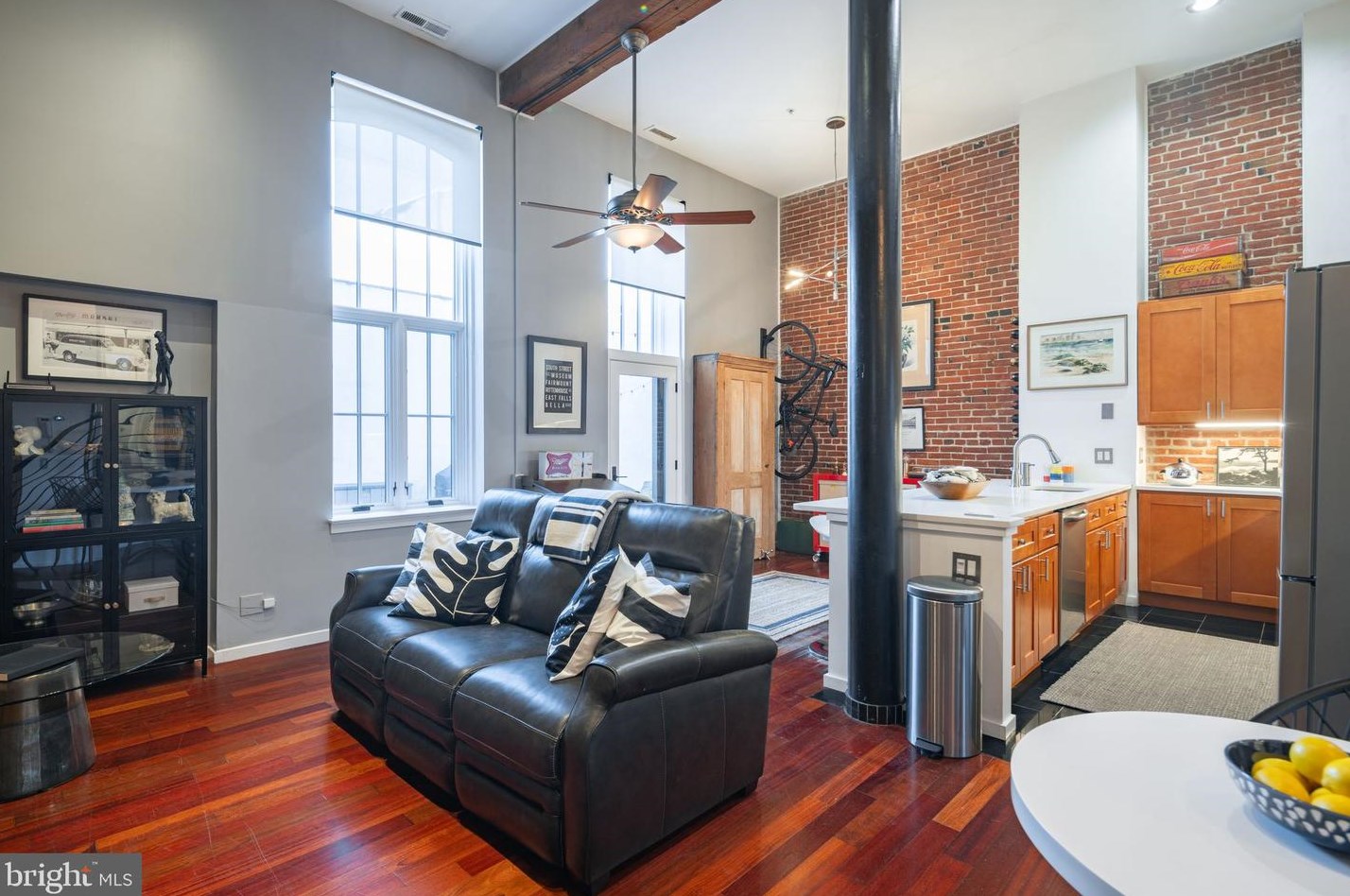 12 Letitia St, Philadelphia, PA 19106-3022