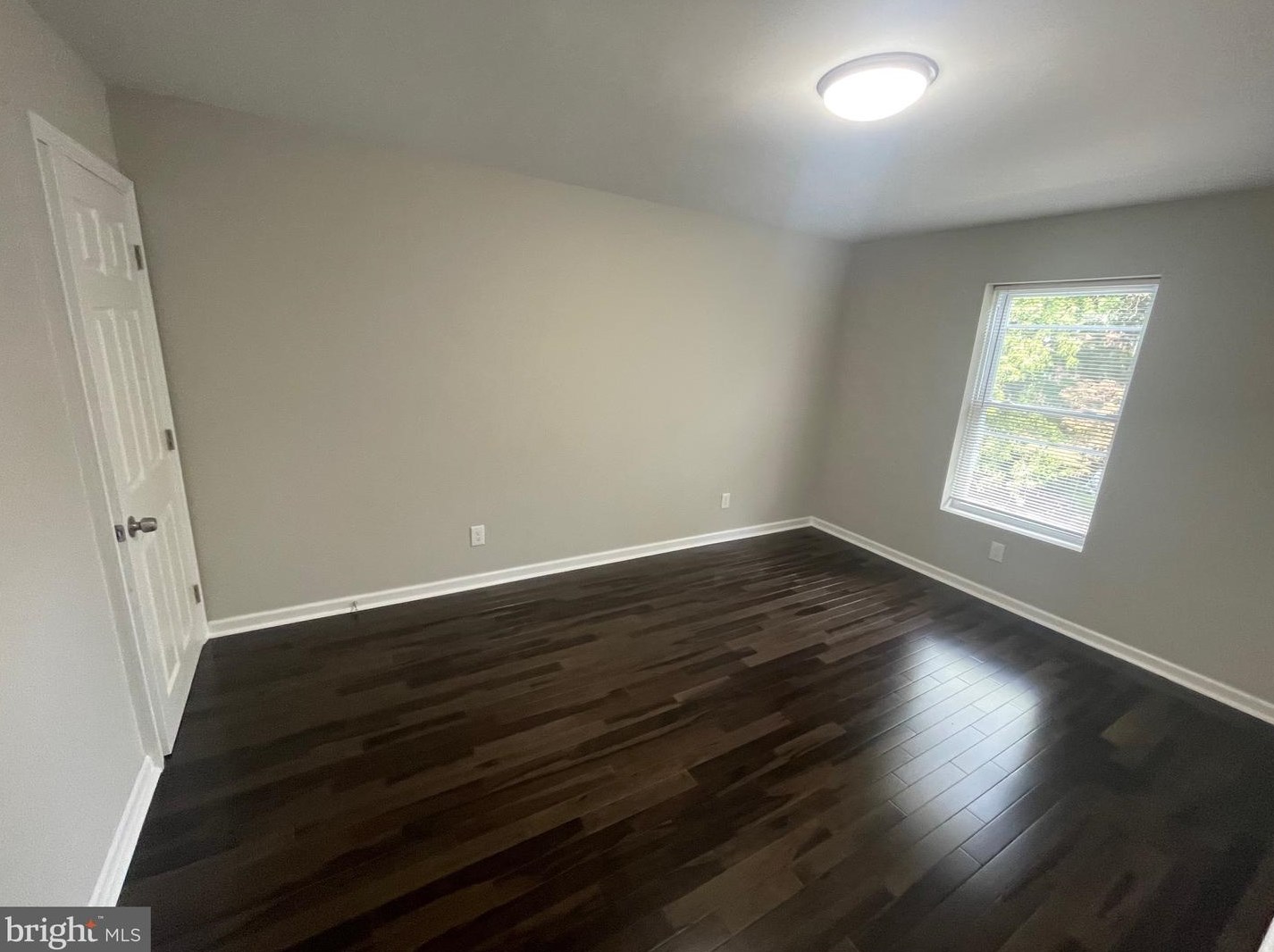 7825 Chelwynde Ave, Philadelphia PA 19153-1702 exterior