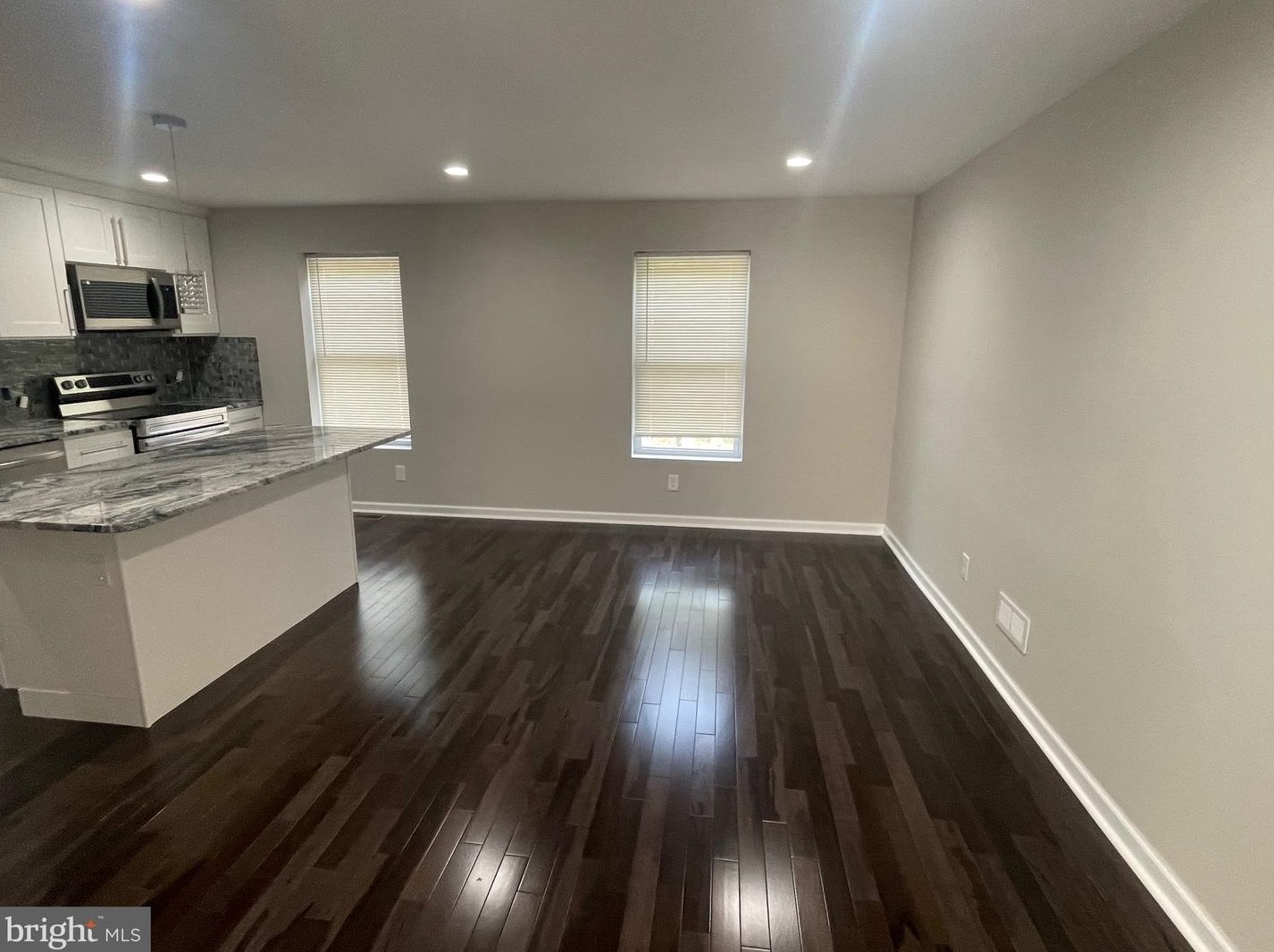 7825 Chelwynde Ave, Philadelphia PA 19153-1702 exterior