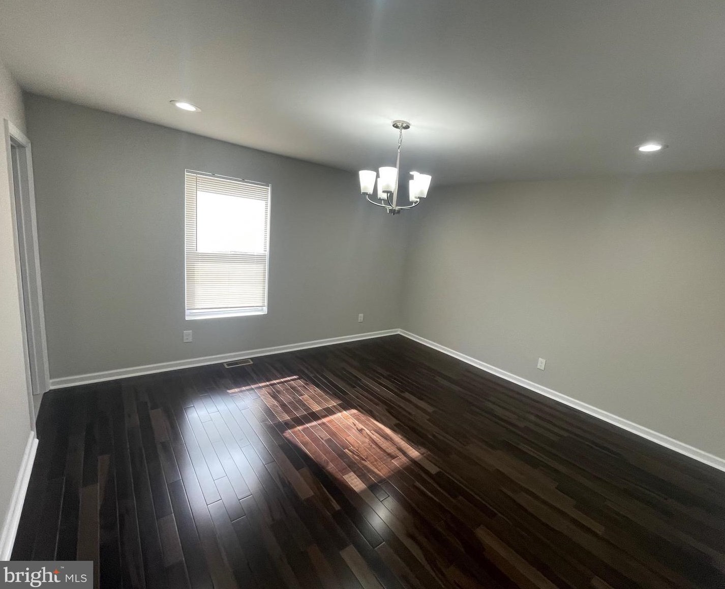 7825 Chelwynde Ave, Philadelphia PA 19153-1702 exterior