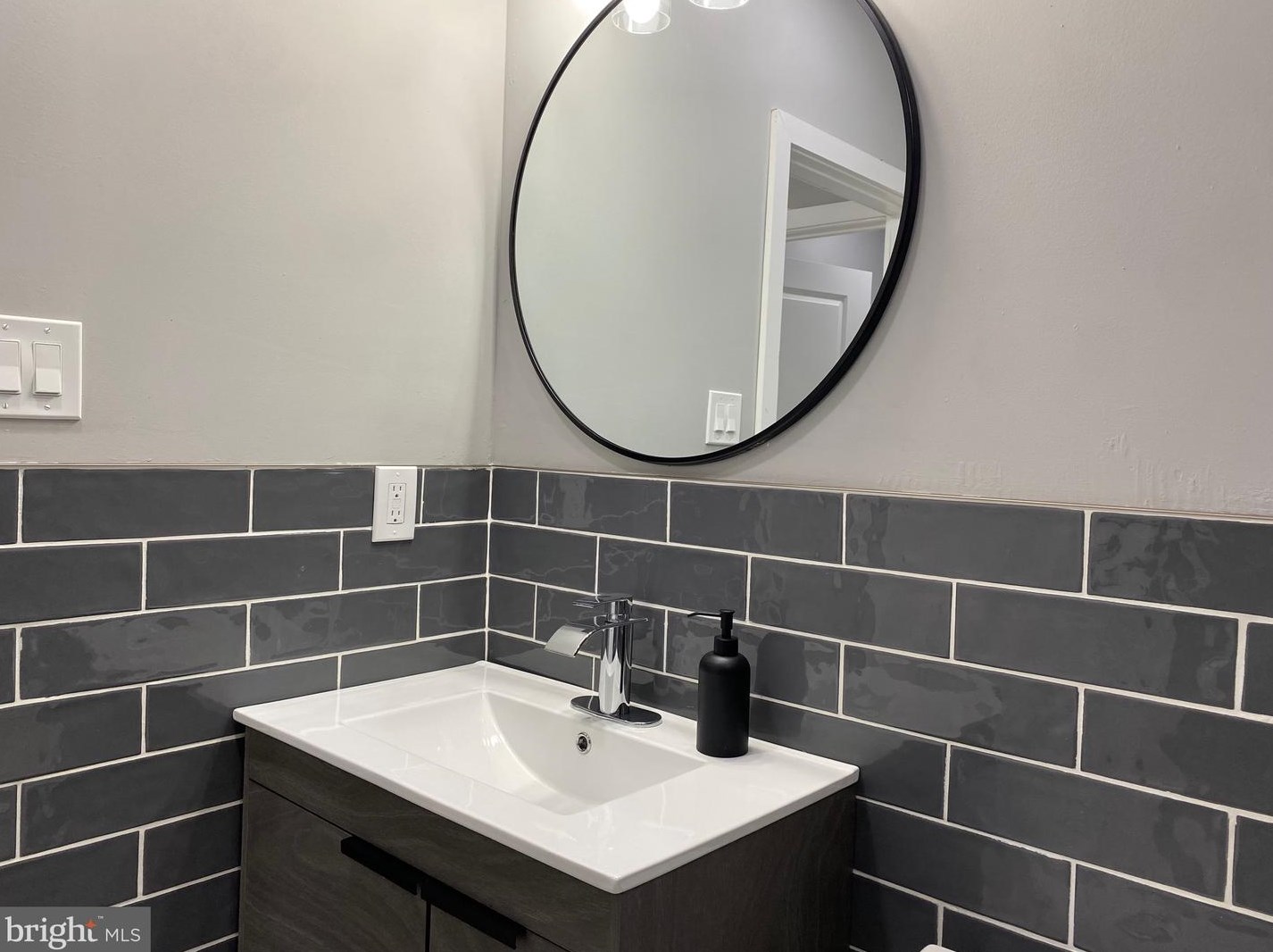 816 Stafford St, Philadelphia PA  19138-1724 exterior