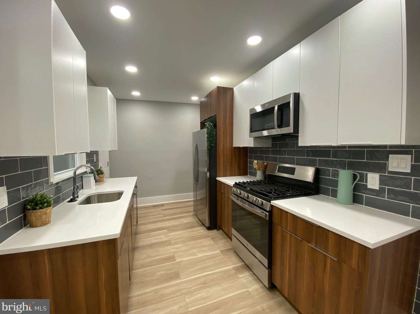 816 Stafford St, Philadelphia PA  19138-1724 exterior