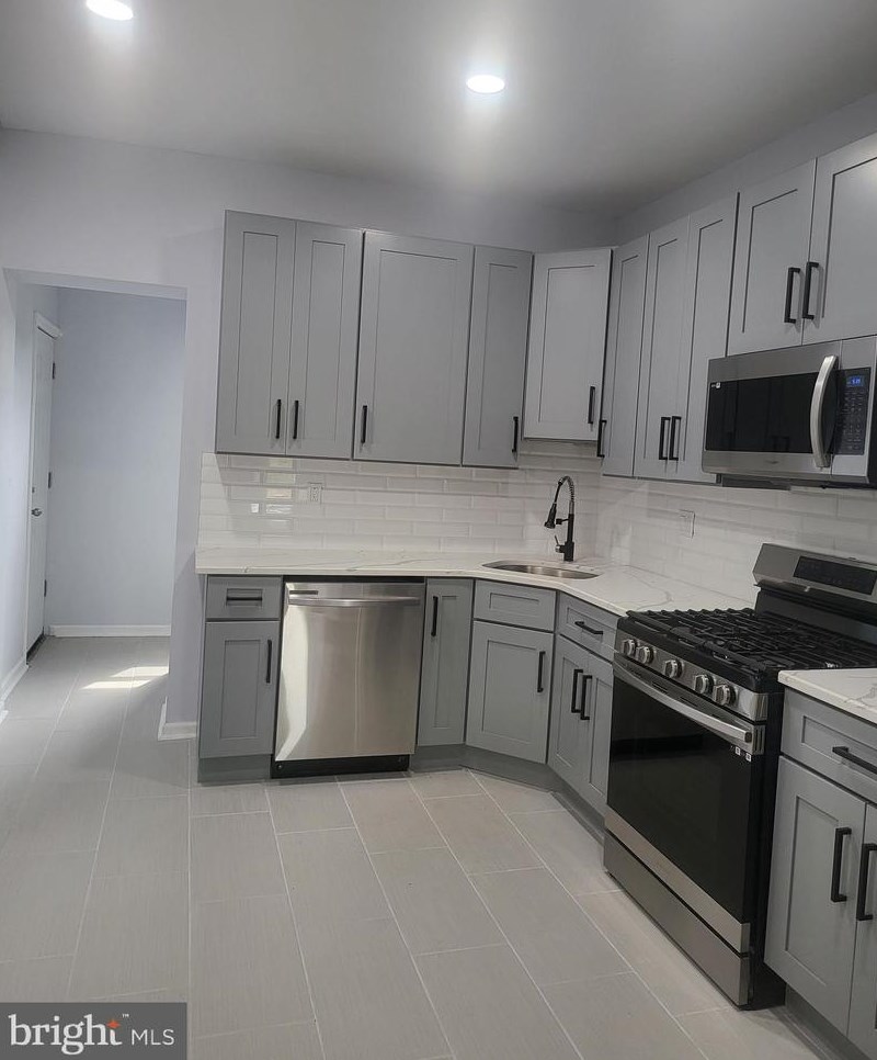 6164 Kingsessing Ave, Philadelphia PA  19142-2426 exterior