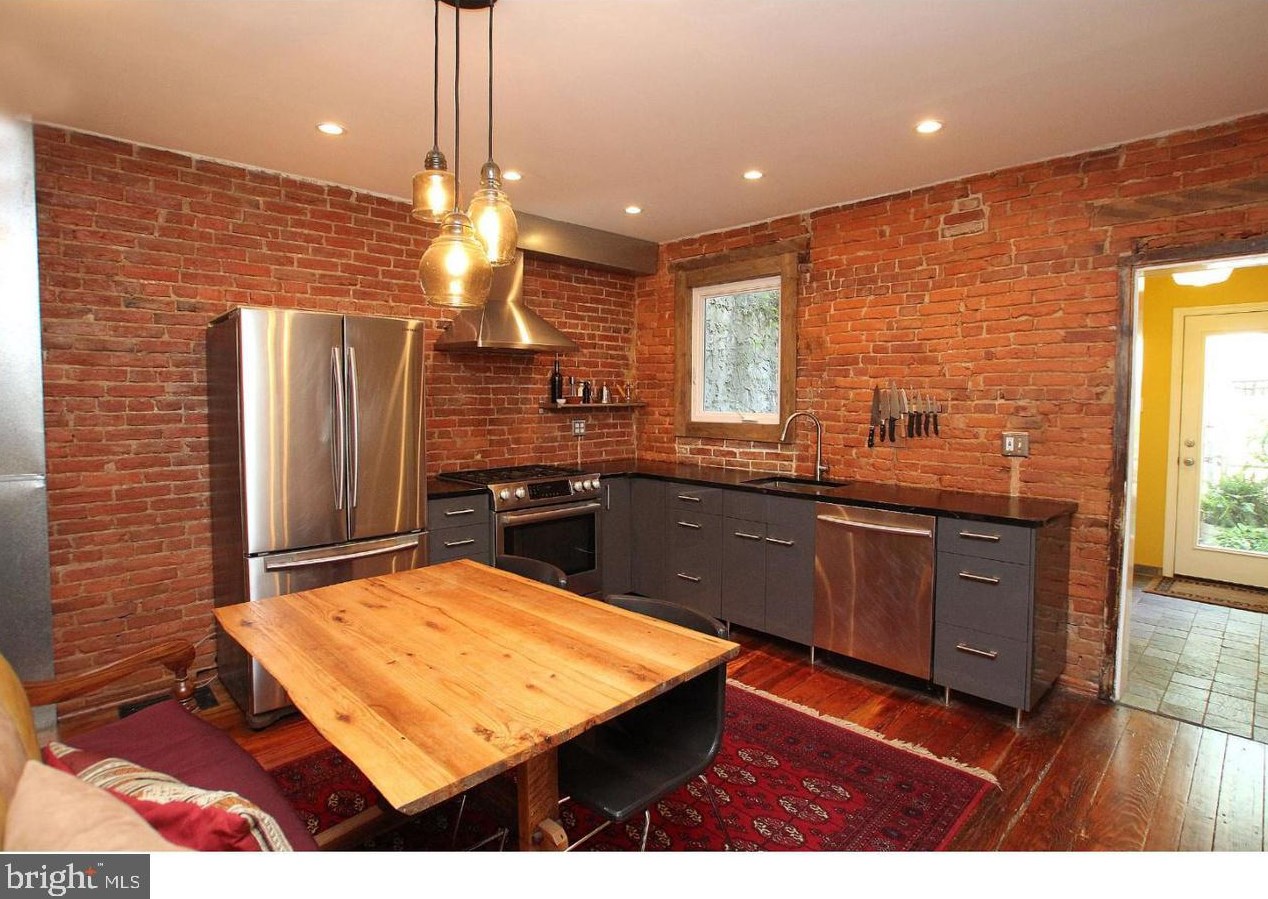 2444 Cedar St, Philadelphia, PA 19125