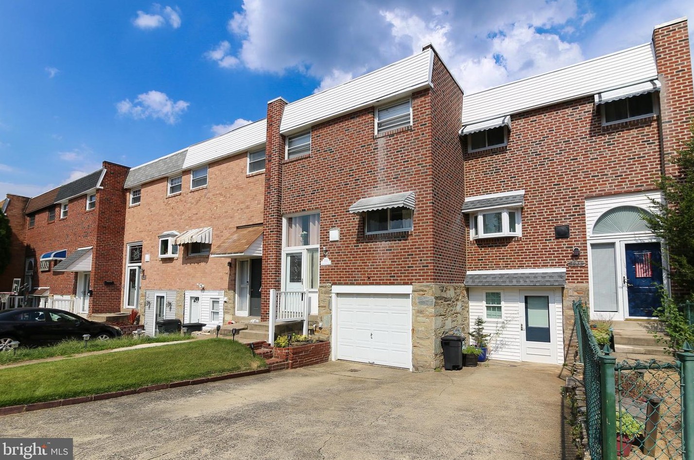 3533 Gloucester Ln, Philadelphia, PA 19114-1906