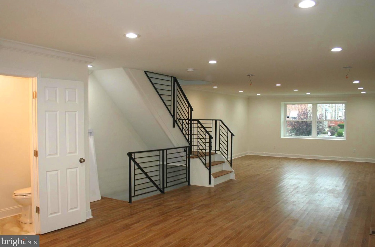 6472 Anderson St, Philadelphia PA  19119-3940 exterior