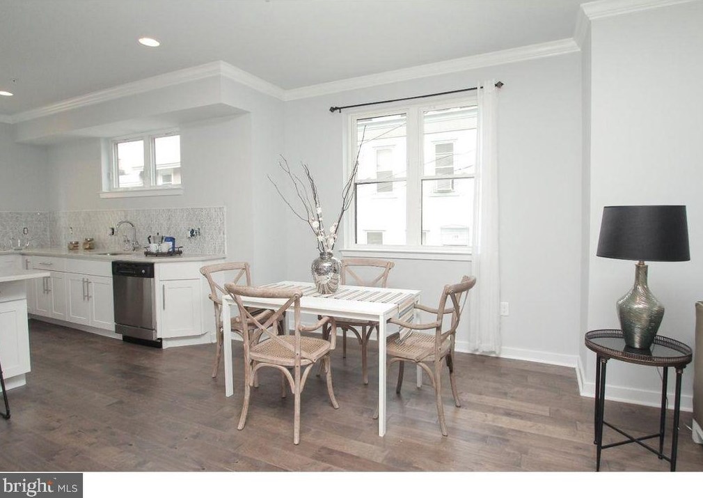 443 Shurs Ln, Philadelphia, PA 19128-3502