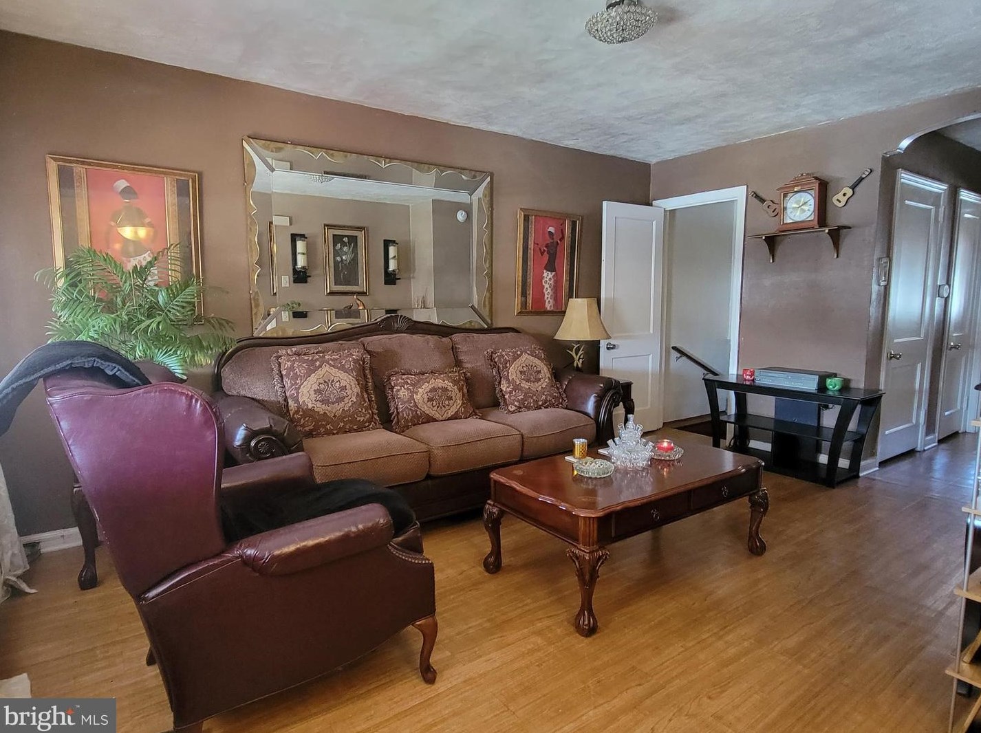 4143 Bennington St, Philadelphia, PA 19124-5216