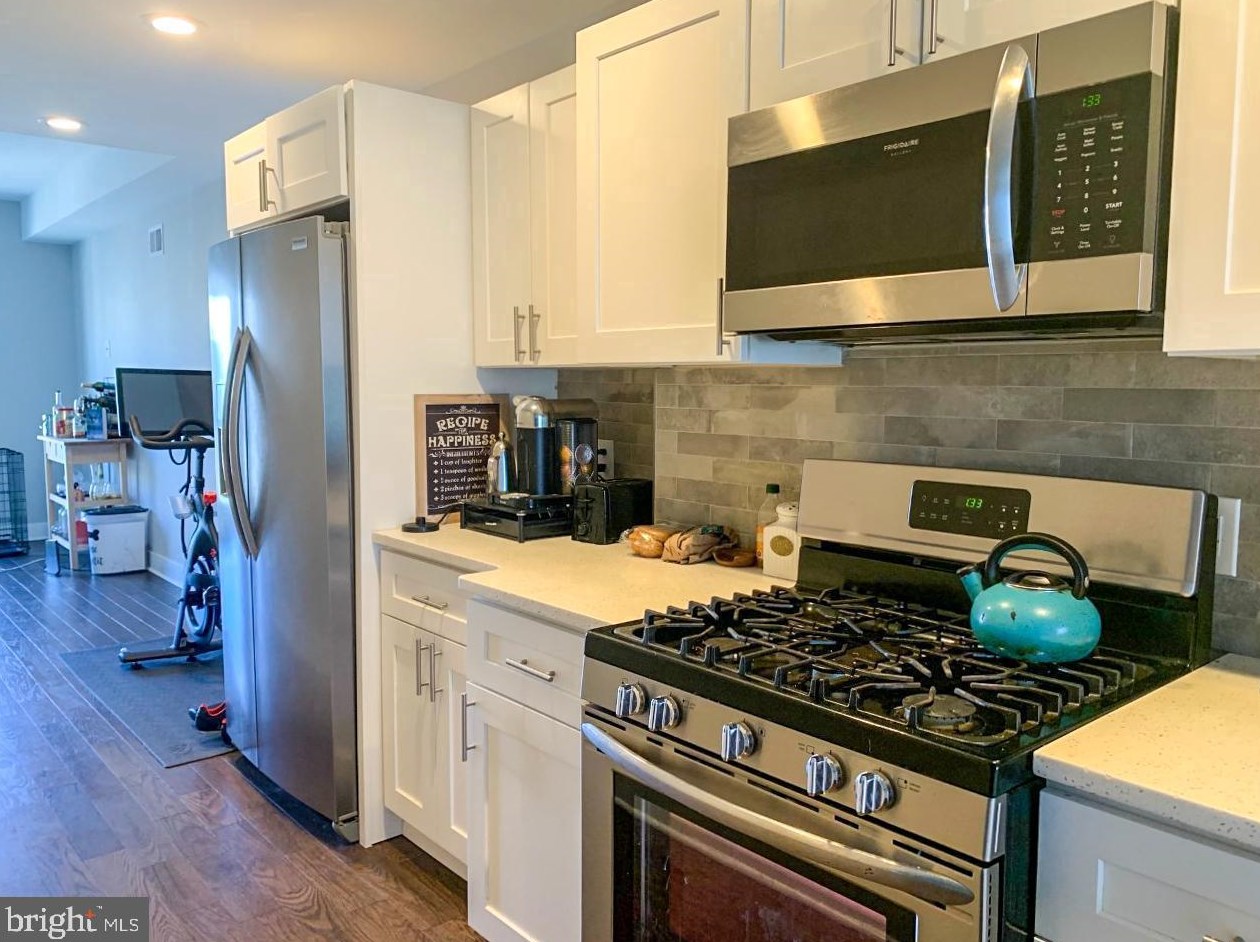 1223 25th St, Philadelphia PA 19121-4822 exterior