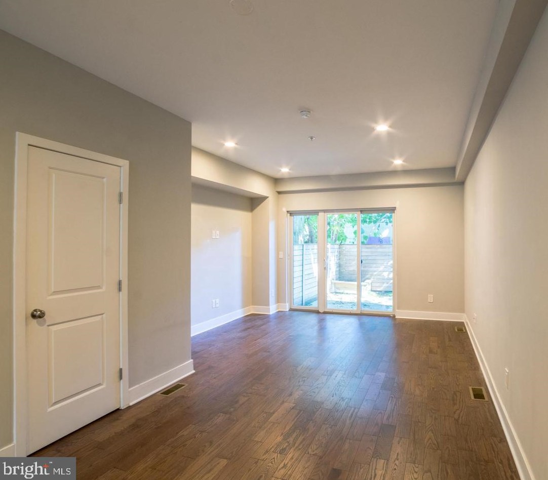 1223 25th St, Philadelphia PA 19121-4822 exterior