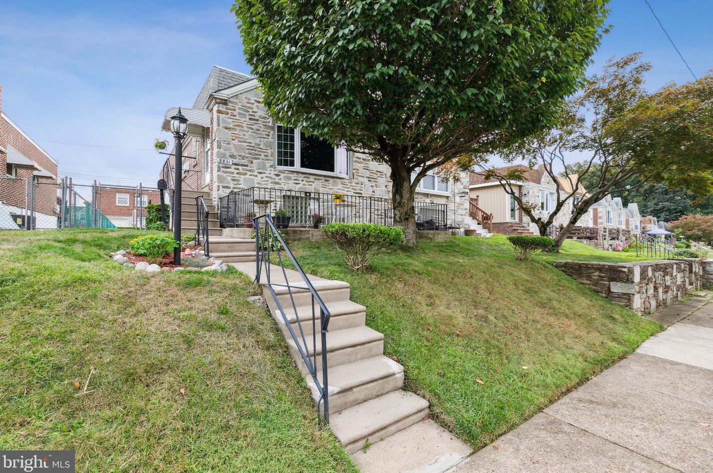8831 Revere St, Philadelphia, PA 19152-1328