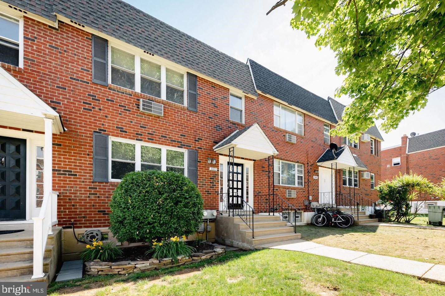 3963 Rowena Dr #1, Philadelphia, PA 19114