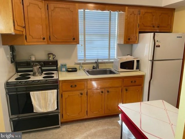 9219 Wesleyan Rd, Philadelphia PA 19114-3814 exterior