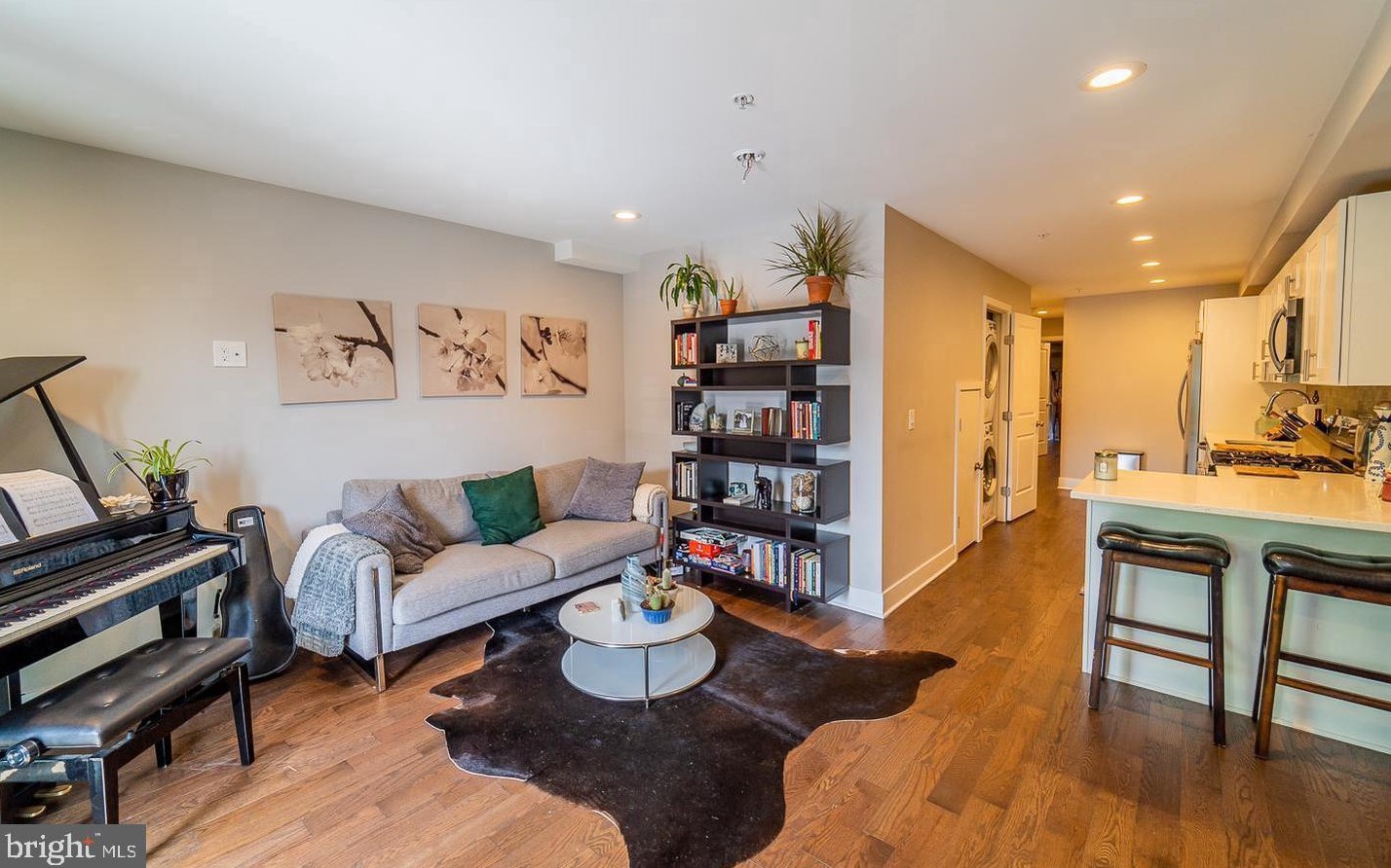 1250 25th St, Philadelphia PA 19121-4823 exterior