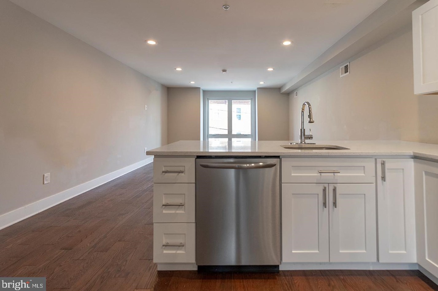 1250 25th St, Philadelphia PA 19121-4823 exterior