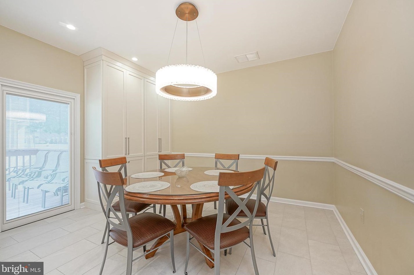 3513 Tuscany Dr, Philadelphia PA 19145-5742 exterior