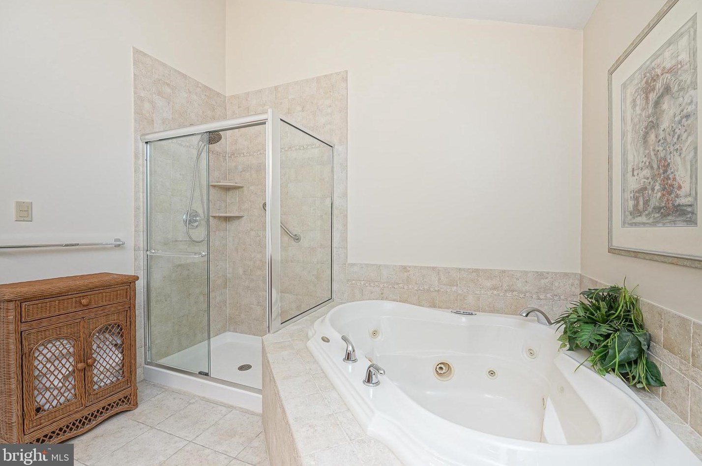 3513 Tuscany Dr, Philadelphia PA 19145-5742 exterior