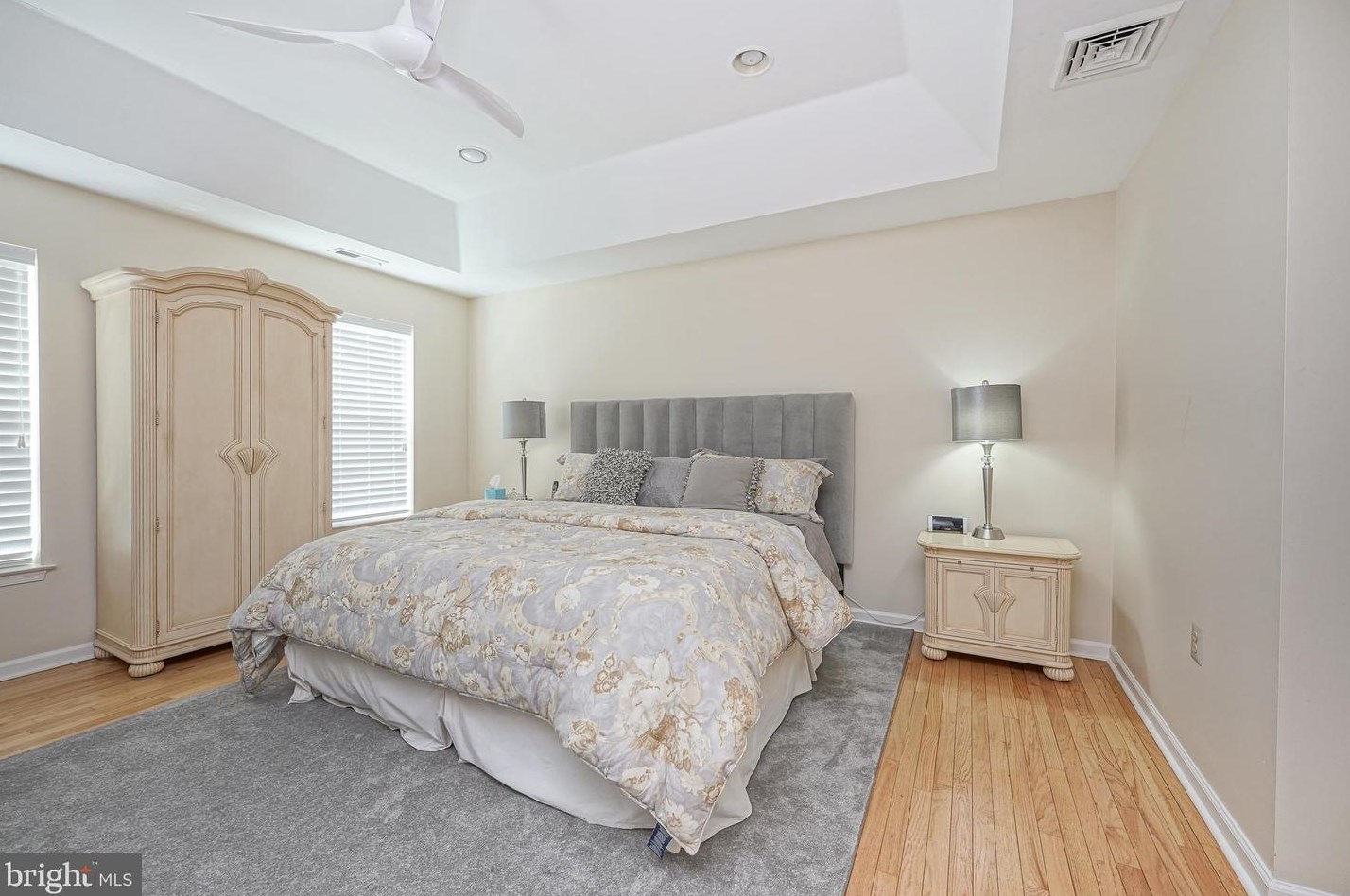 3513 Tuscany Dr, Philadelphia PA 19145-5742 exterior