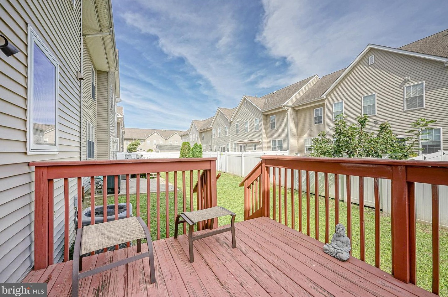 3513 Tuscany Dr, Philadelphia PA 19145-5742 exterior