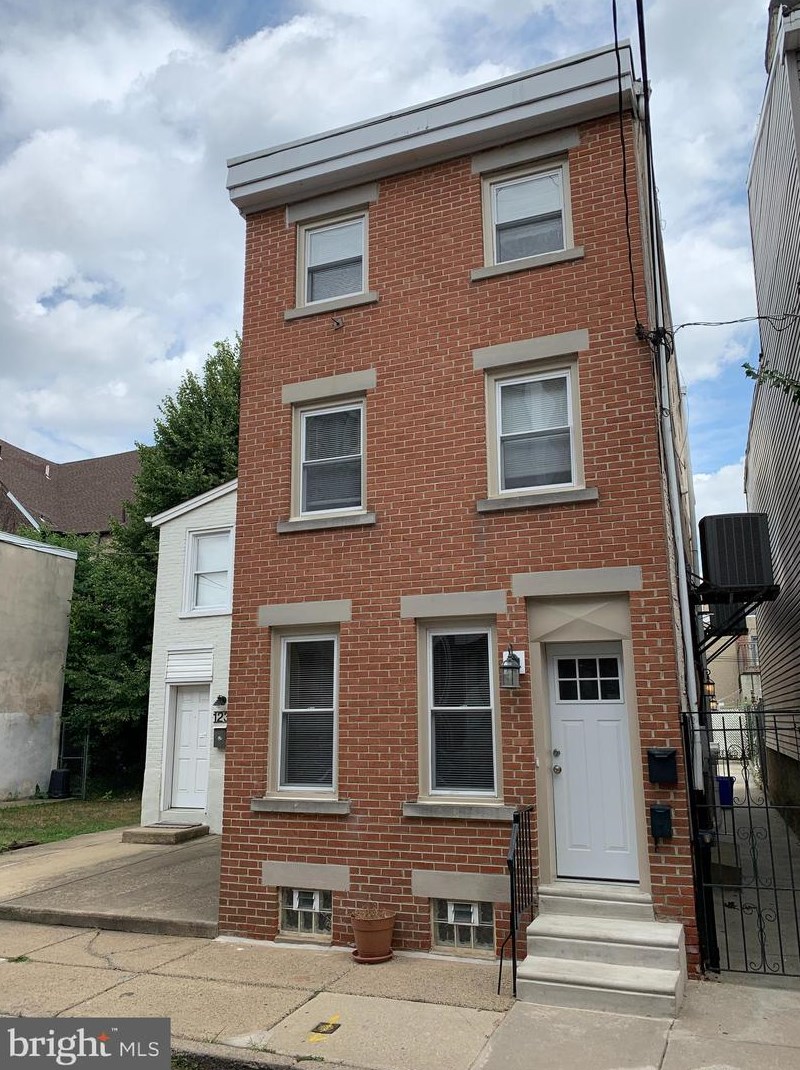 1229 E Oxford St #a, Philadelphia, PA 19125