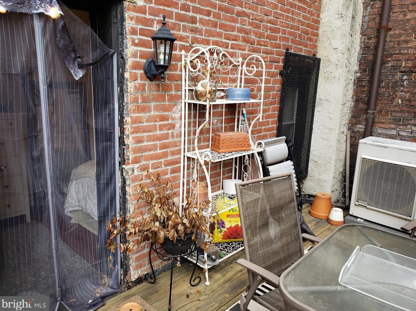 1216 Spruce St, Philadelphia PA  19107-5960 exterior