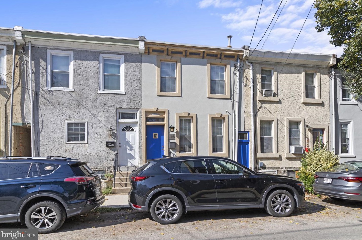3742 Sharp St, Philadelphia, PA 19127-1824