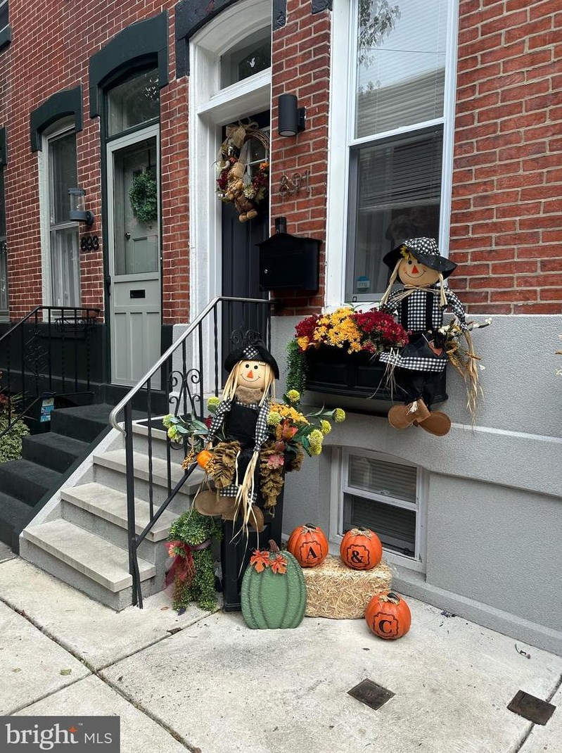 891 Taylor St, Philadelphia, PA 19130-1944