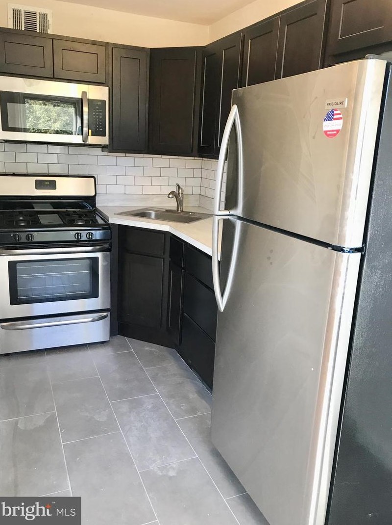395 E Cliveden St #3, Philadelphia, PA 19119