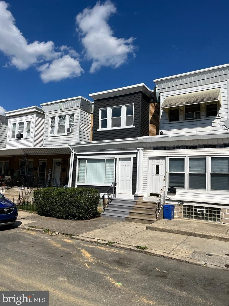 4735 Oakmont St, Philadelphia, PA 19136-3324