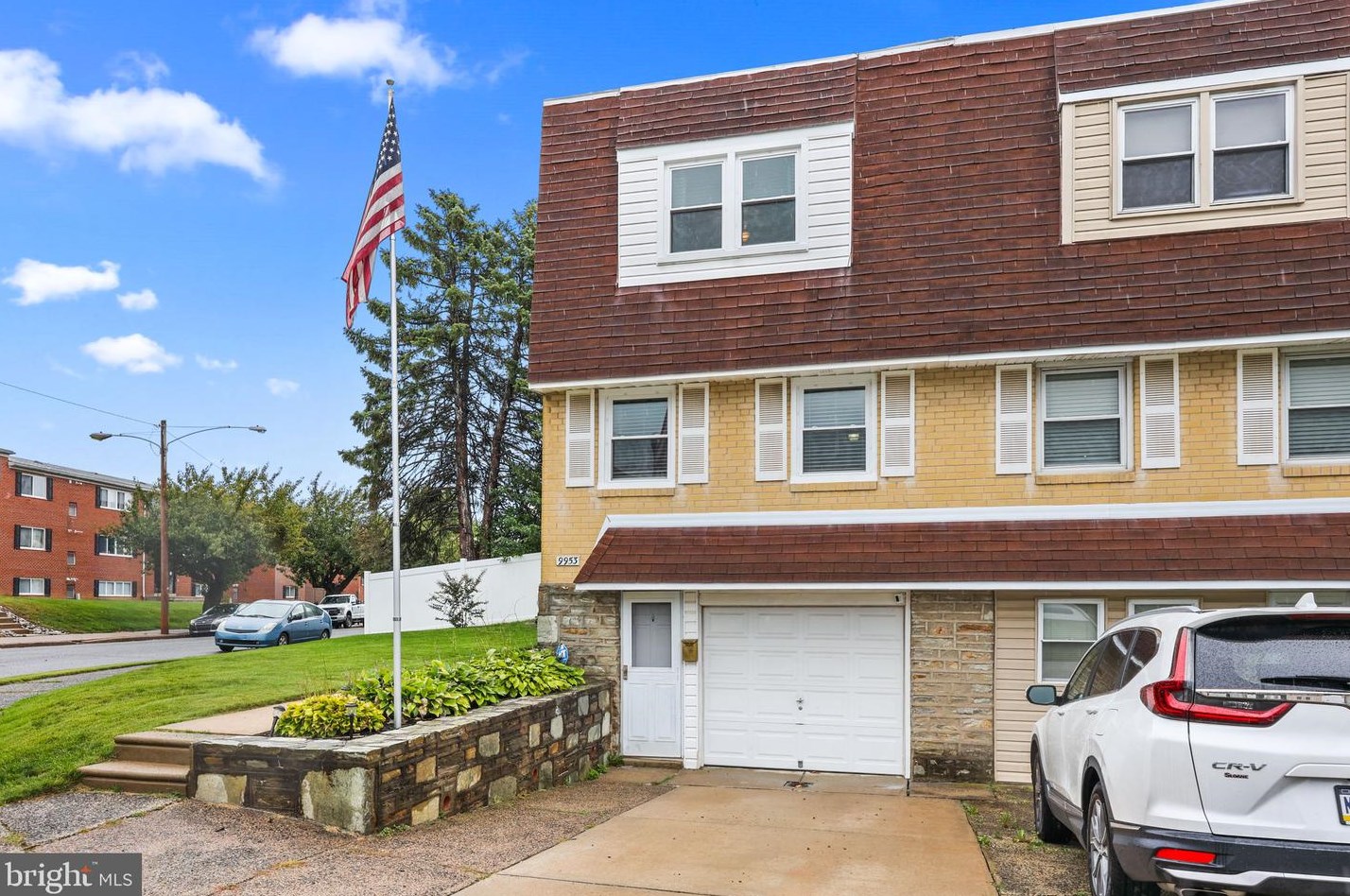 9953 Medway Rd, Philadelphia, PA 19115-1325