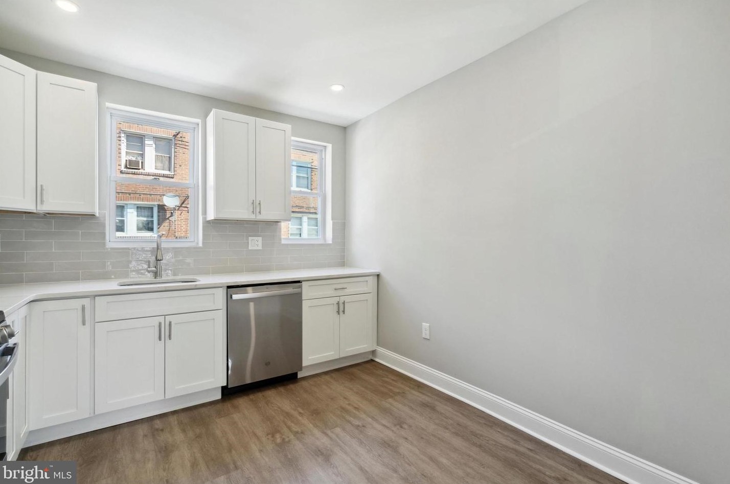 917 Sanger St, Philadelphia PA 19124-1106 exterior