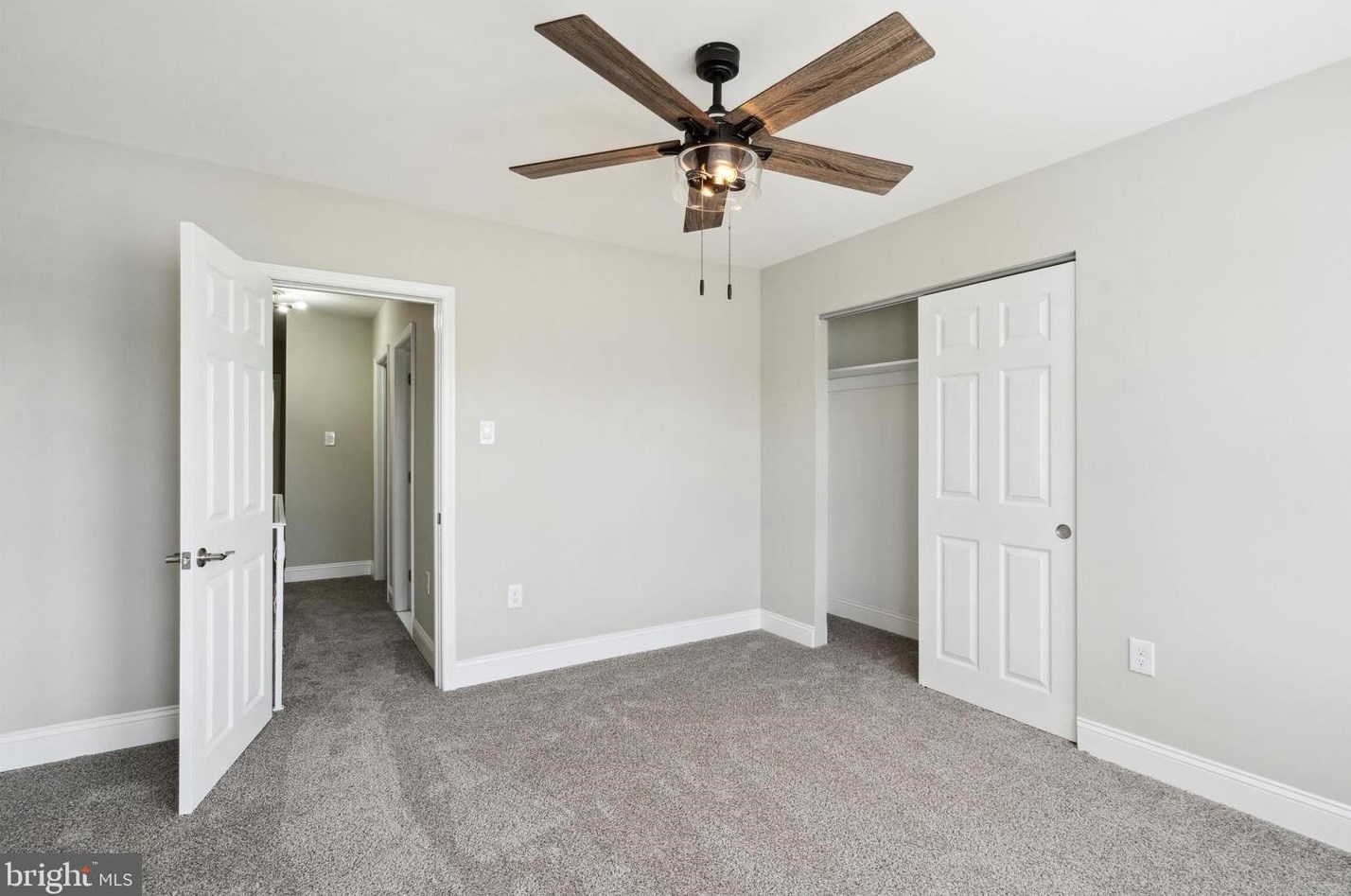 917 Sanger St, Philadelphia PA 19124-1106 exterior