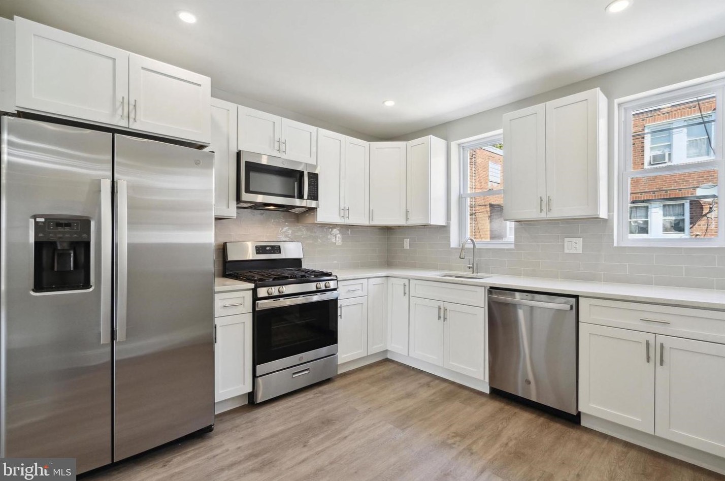 917 Sanger St, Philadelphia PA 19124-1106 exterior