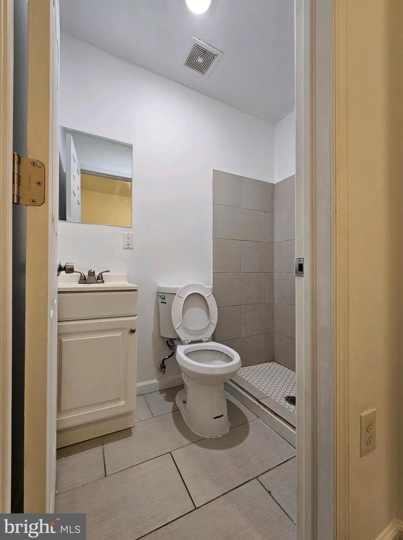 1203 Hilton St, Philadelphia, PA 19140-5204