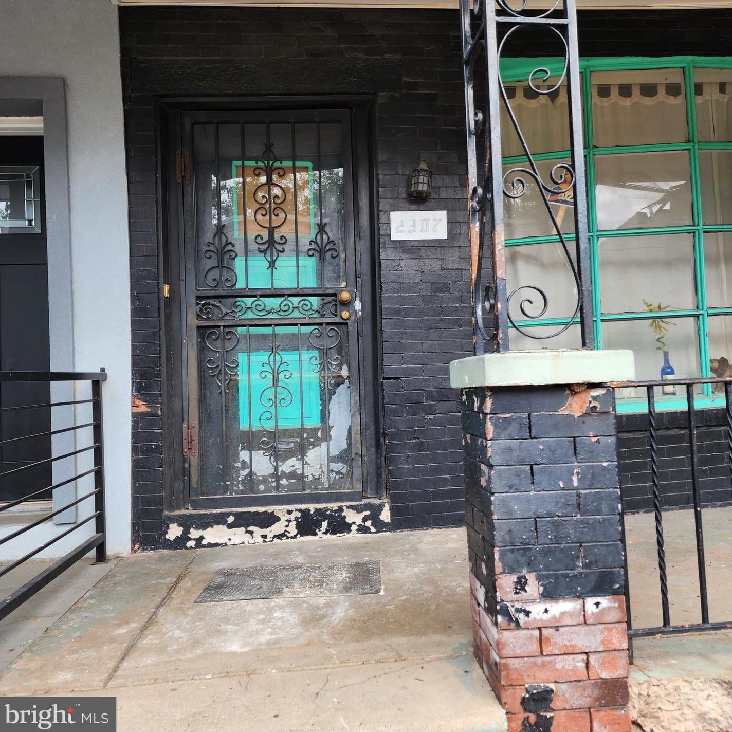 2307 Tasker St, Philadelphia PA  19145-1330 exterior