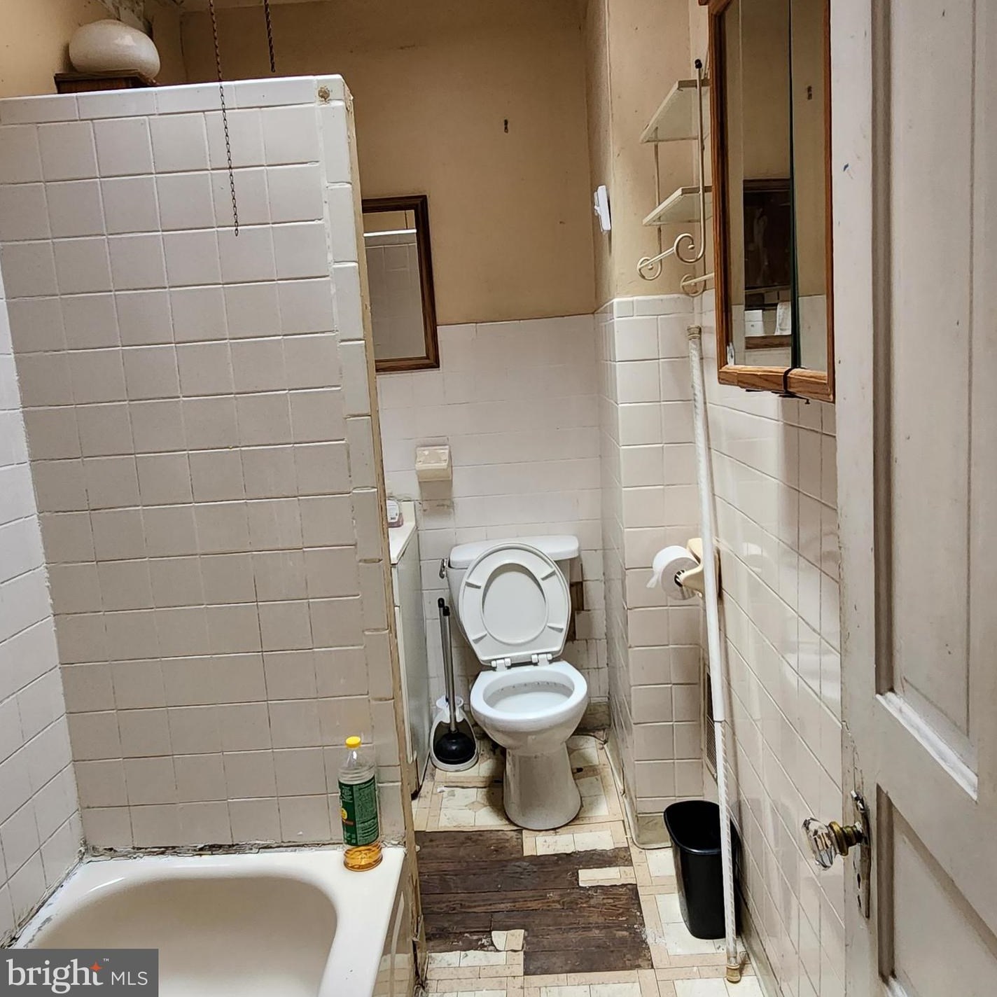 2307 Tasker St, Philadelphia PA  19145-1330 exterior