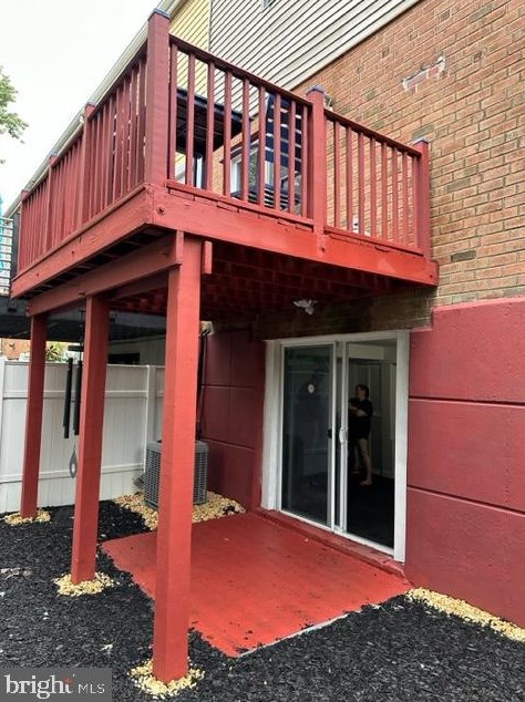 8026 Chelwynde Ave, Philadelphia PA 19153-1108 exterior