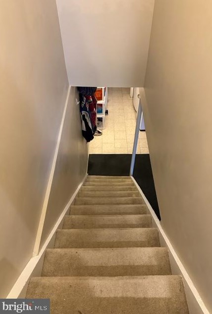 8026 Chelwynde Ave, Philadelphia PA 19153-1108 exterior