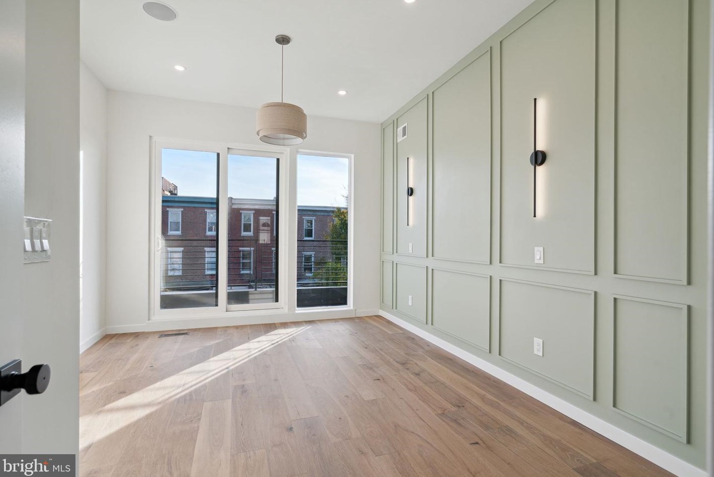 2945 Cambridge St, Philadelphia PA  19130-1115 exterior