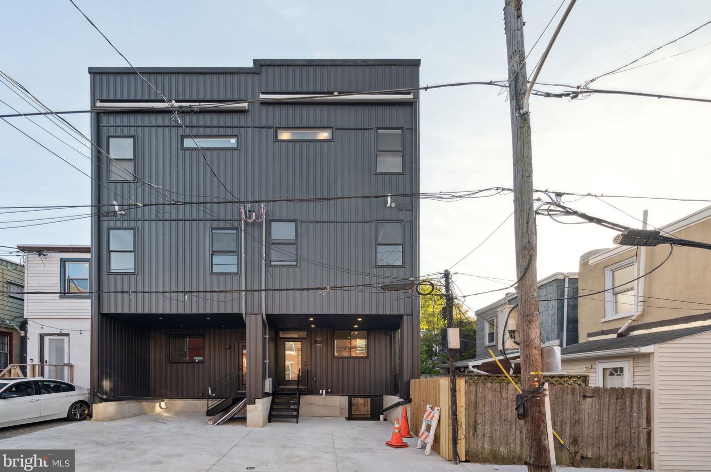 2945 Cambridge St, Philadelphia PA  19130-1115 exterior