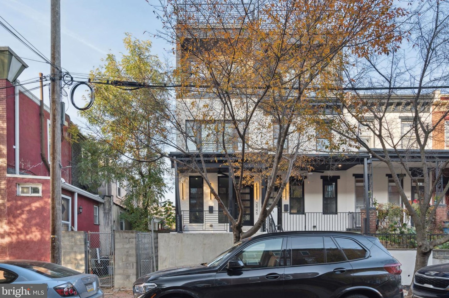 2945 Cambridge St, Philadelphia PA  19130-1115 exterior