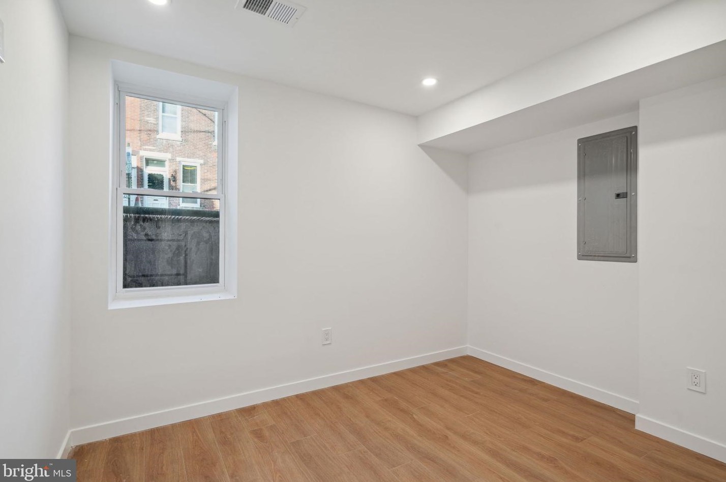 2945 Cambridge St, Philadelphia PA  19130-1115 exterior