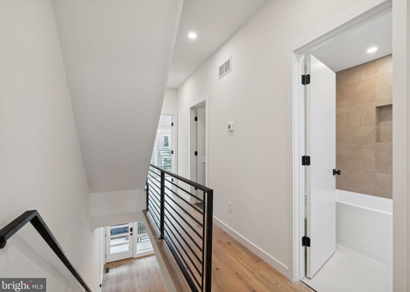 2945 Cambridge St, Philadelphia PA  19130-1115 exterior