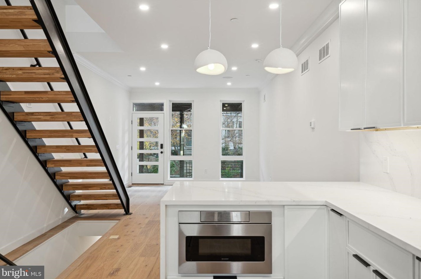 2945 Cambridge St, Philadelphia PA  19130-1115 exterior
