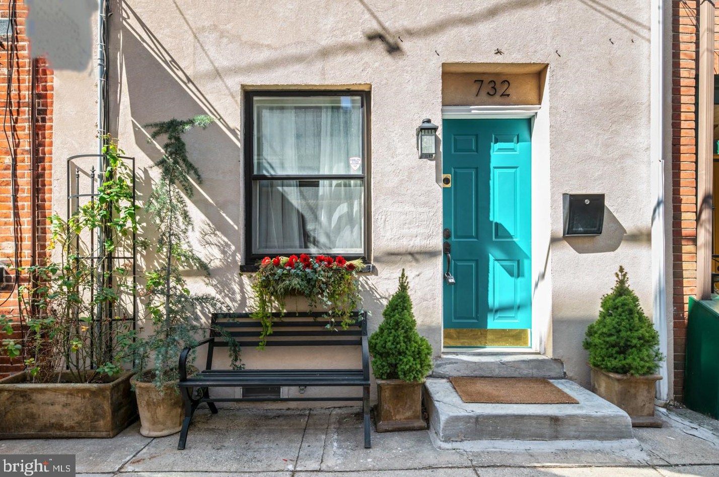 732 Clifton St, Philadelphia PA  19147-1978 exterior