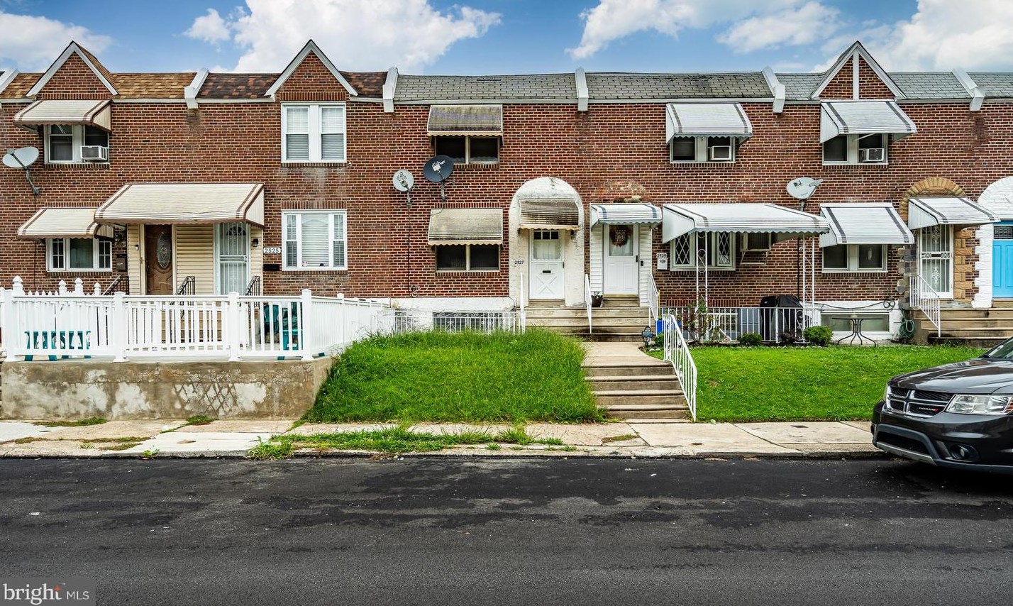 2527 Bellford St, Philadelphia, PA 19153-1410