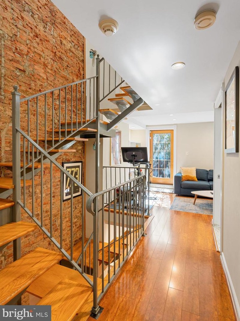 1732 Montrose St, Philadelphia PA  19146-1912 exterior