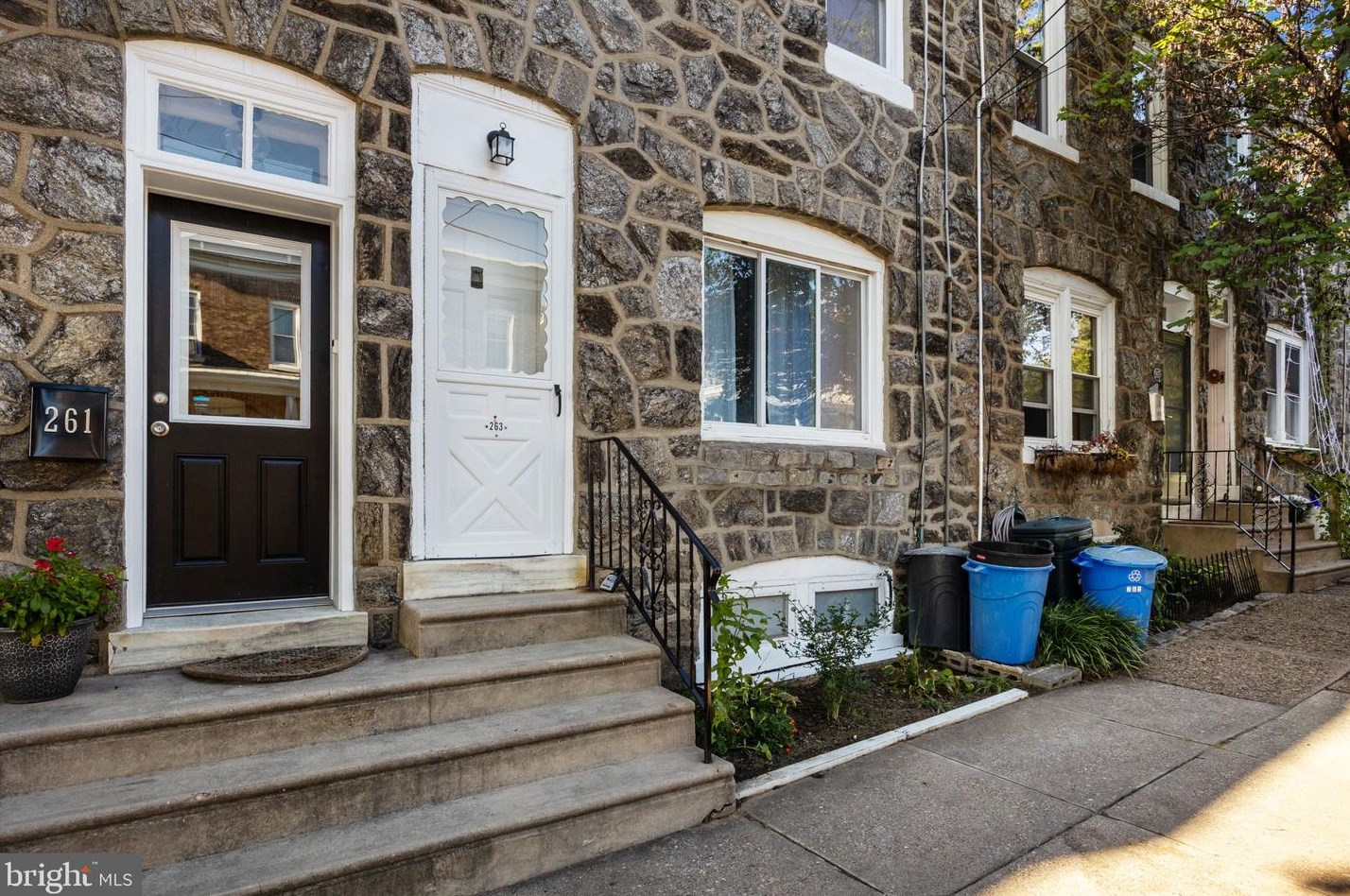 263 Kalos St, Philadelphia, PA 19128-3833