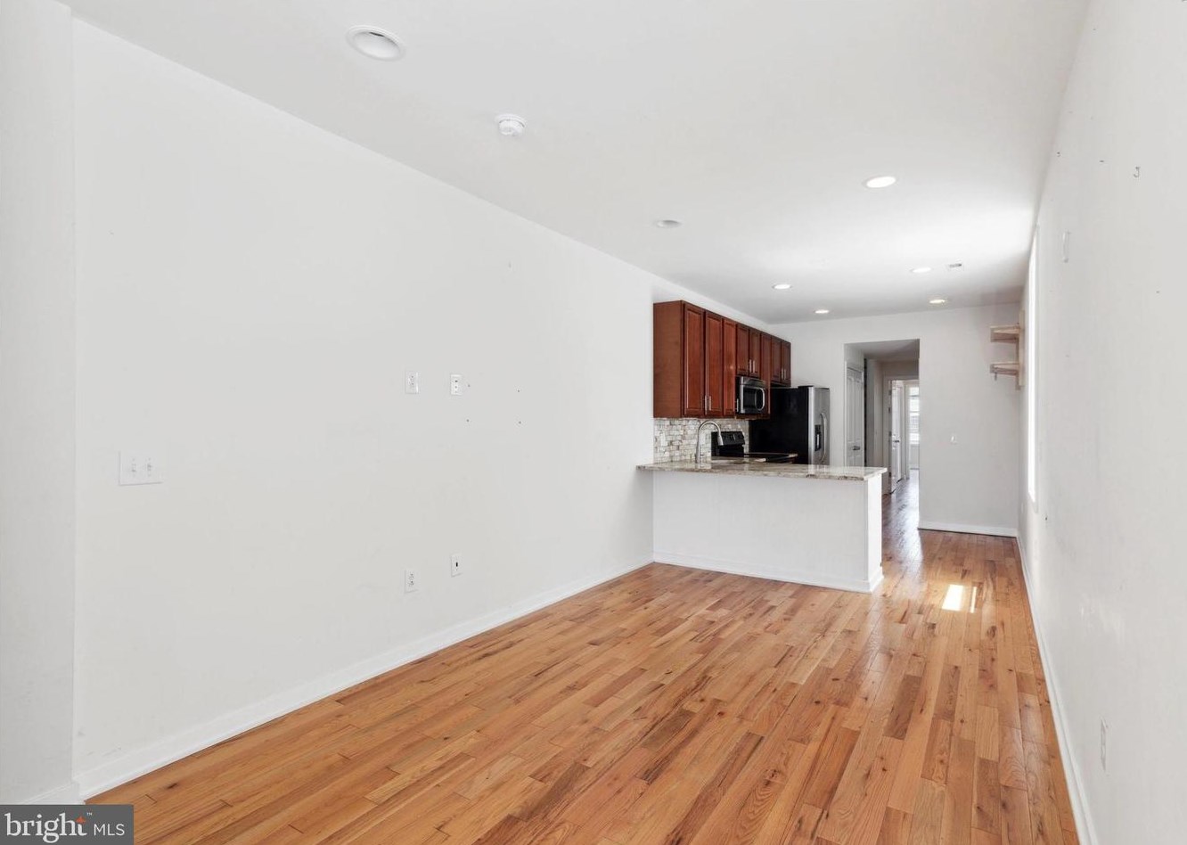 3179 Emery St, Philadelphia, PA 19134