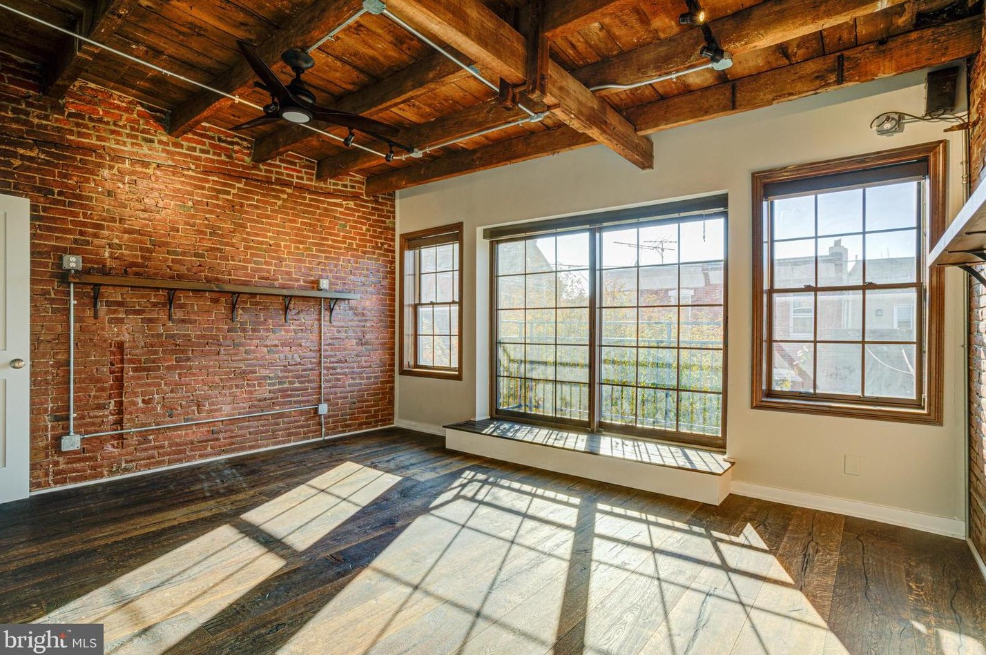 2145 E Firth St, Philadelphia, PA 19125